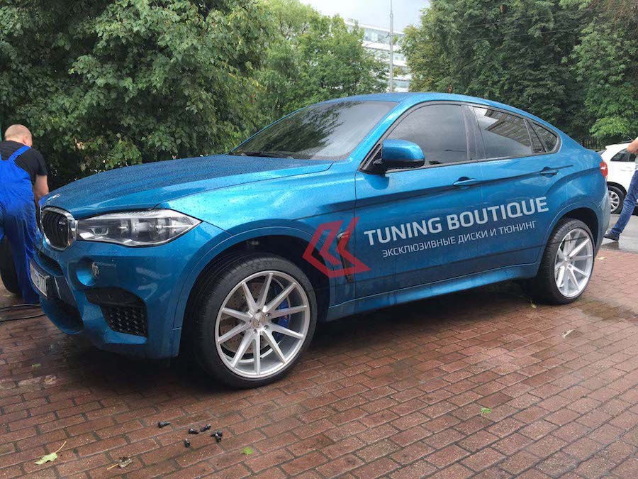 BMW X6M на 21" дисках Vossen VFS1 Silver  фото 1